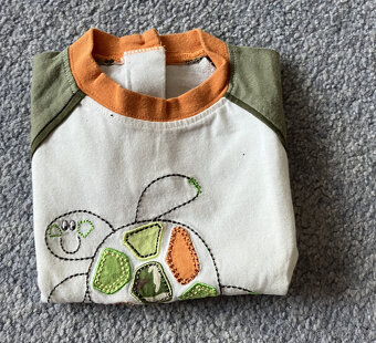 15 kusů oblečení pro kluka - velikost 62 / 68 - 9