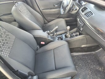 Renault Megane 3 grandtour 1.6i - 9