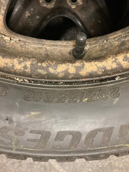 205/55/16 zimní na diskách ford - 9