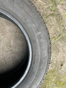 Pneu 205/60/16 - 9