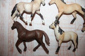 Figurky koní Schleich IV - 9