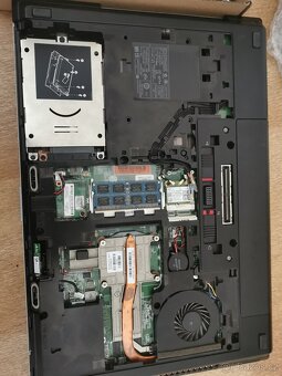 HP Elitebook 8560p procesor i5 - 9