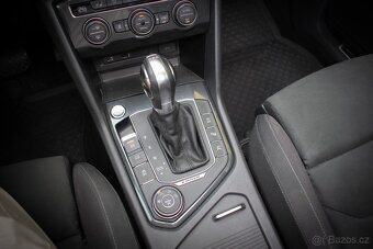 VW Tiguan R-line 2.0TDi 140kw DSG 4x4 Keyless Virtual 360 - 9