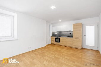 Prodej bytu 2+kk (85m2) s terasou a předzahrádkou 130 m2 - - 9
