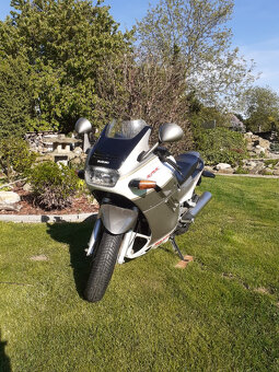 GSX 1100 F - 9