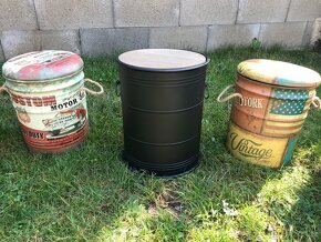 Souprava taburetů a sudu k posezení - 9