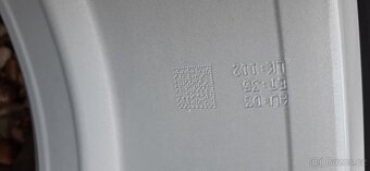 Alu sadu 5x112 r17 RC vw Tiguan zimní pneu - 9