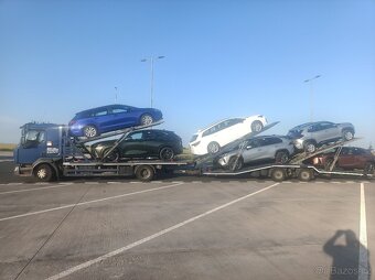 Řidič autopřepravníku Mercedes-benz - 9