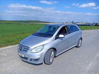 Velice zachovalý Mercedes -Benz - 9