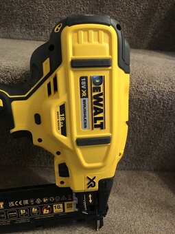 Nová Aku hřebíkovačka DeWALT DCN680(bez bat. a nab.) - 9