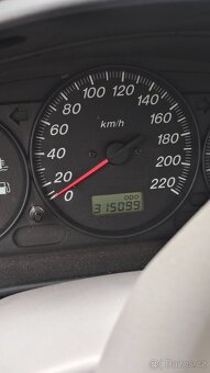 Mazda Premacy - 9