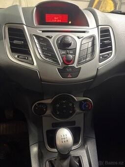 Ford Fiesta 5 dveř 1.25 benzín,2010,Klimatronic, 2 sady kol - 9