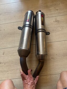 Ladene vyfuky Akrapovic na Yamaha R1 04-06 Rn12 - 9