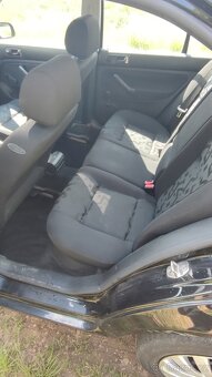 Bora 1.9 tdi 66 kW - 9
