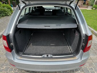 ŠKODA SUPERB KOMBI 2011 2.0TDI AMBITION - 9