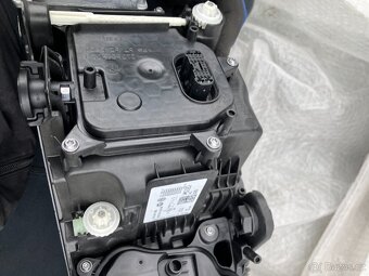 predni svetlo vw touareg 18-23 prave pravy 082 - 9
