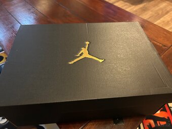 Air Jordán 1mid - 9