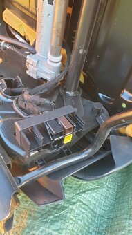 Prodám přední sedačky na s-max galaxy - 9