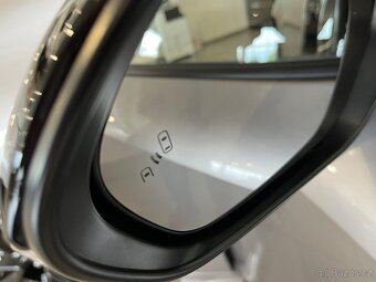 Toyota Corolla sedan GR SPORT DYNAMIC - 9