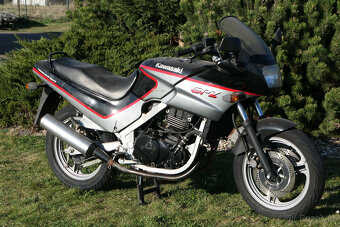 Kawasaki GPZ 500 S - 9
