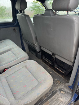 Volkswagen Transporter T5 6 míst, tažné - 9