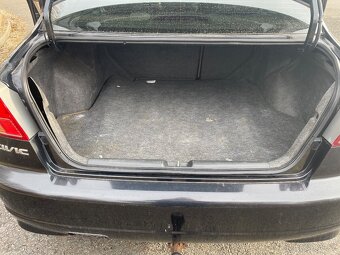 Honda Civic 7g sedan - 9