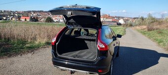 VOLVO XC 60 2,0 D4 diesel 133kw manuál - 9