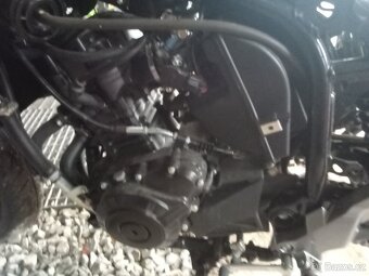 Suzuki DL 250 V-Strom na díly, nejetý - 9