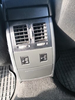 Octavia 1.8 TSI digi klima - 9