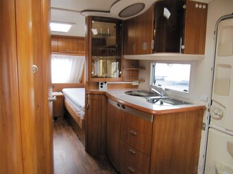 Prodám karavan Hobby 495 UL,r.v.2008 + mover, satelit , stan - 9