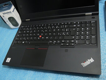 Lenovo ThinkPad P15 Workstation i9-10885H SSD 1.3TB RTX 4000 - 9