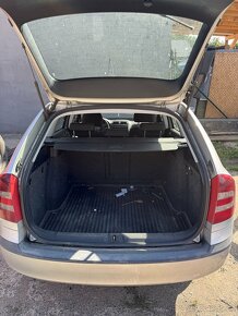Škoda octavia 2 1.9tdi 77kw BJB převodovka-GQQ barva -9102 - 9
