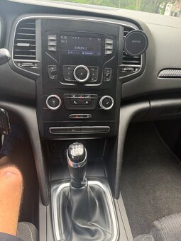 Renault MÉGANE r.v. 2018 - 9