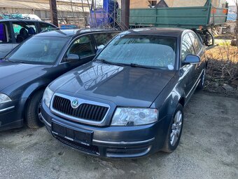 ŠKODA SUPERB 2.0Tdi-2008 POTKANÝ MOTOR-NEPOJÍZDNÉ - 9
