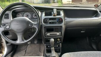 Daihatsu Sirion - 9