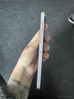 Samsung Galaxy Z Flip 6 - 9