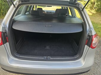 VW - Passat combi 2,0 FSi 110 kW najeto 129 tis km - 9