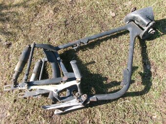 prodám různé díly na moto. Kostra na moto Jawa-ČZ 175, typ 3 - 9