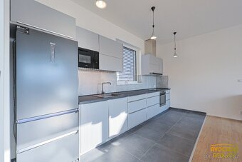 Luxusní byt 3+kk s vlastní zahrádkou - 9