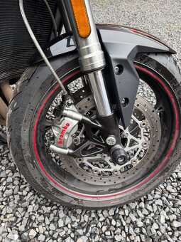 Triumph Street Triple RS 765 - 9