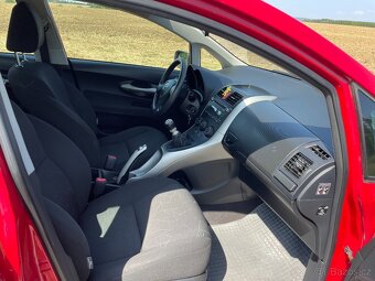Toyota Auris, 1,33 VVT-i , nová STK, 6 rychlostí - 9