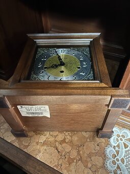 Hodiny Howard Miller- USA. - 9