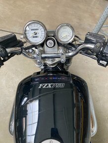 Yamaha FZX 750 - 9