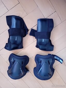 Kolečkové brusle / in-line vel. 38 s batohem Husky - 9