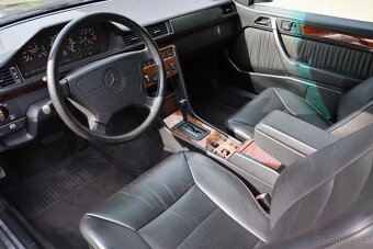 MERCEDES-BENZ 124 E320 CABRIO 162kW - 9