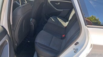 Hyundai i30 Kombi, 1.6i / 1.MAJITEL ČR - 9
