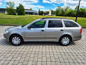 ŠKODA OCTAVIA 2 COMBI facelift 159tis.km pouze servis Škoda - 9