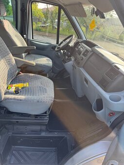 Ford transit tourneo 2,2 TDCI - 9