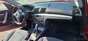 BMW E87 116i, 90 kW, 6 st. automat, benzin,  2 sady kol - 9