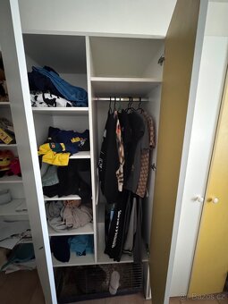 Prodám veškerý nábytek z důvodu stěhování. - 9